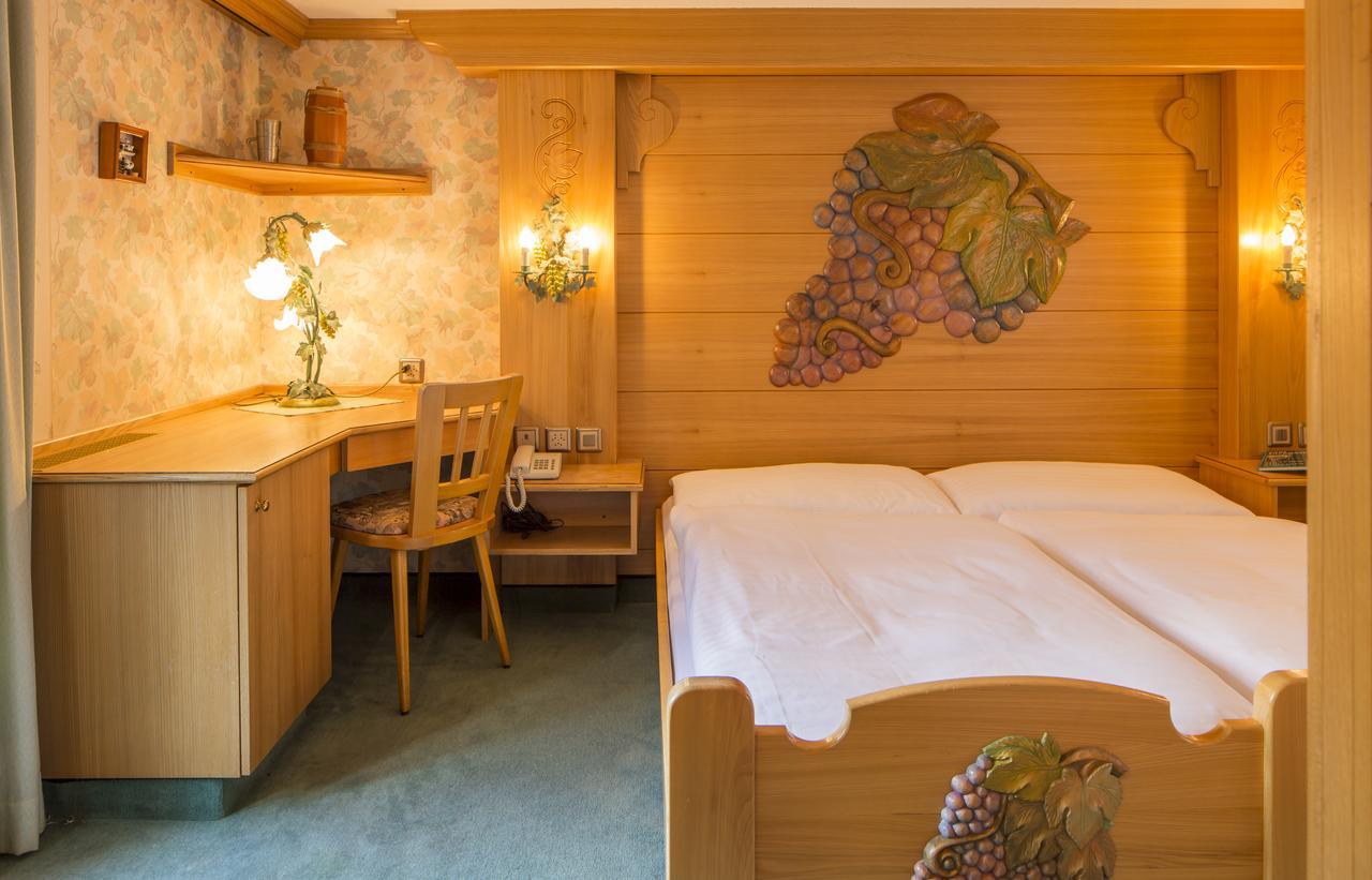 Hotel Olympia 사스-알마겔 외부 사진